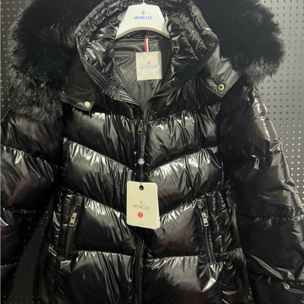 M*ncler Shiny Black Puffer Jacket with Fur Trim